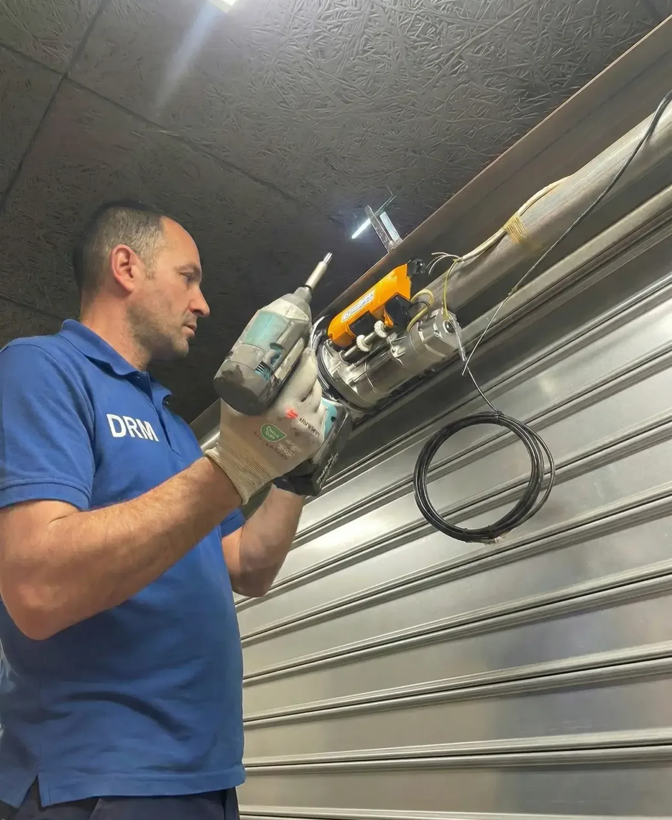 Motorisation de rideau métallique à Paris 20